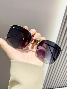 [ 812xł͂\ ] ANZT[ fB[X ACANZT[ t@bV NVbNX^C I[o[TCY XNGA ^ TOX AEghAgx r[`oP