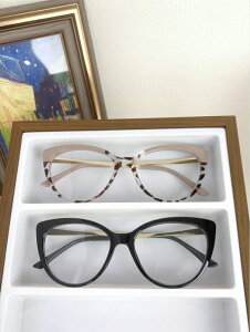 [ 812xł͂\ ] ANZT[ fB[X ACANZT[ 2 Lڌ^t[ fB[XNAKlAgɓKĂ܂