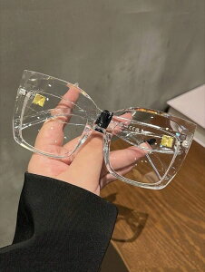 [ 812xł͂\ ] ANZT[ fB[X ACANZT[ 1 ߃t[̃rbOTCYLڌ^Rs[^[Kl