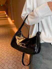 [ お取寄商品 7から10営業日程度でお届け予定 ] レディース バッグ ショルダーバッグ 【ブラックフライデーセール】シルバー 製 女性用 通勤やお買い物に最適な腕パック