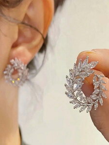 [ 812xł͂\ ] WG[ fB[X C[ANZT[ 1yA GKgȃJ[u̗tsAXAfC[EFAɕLg܂