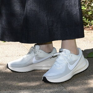�i�C�L nike �X�j�[�J�[ ���f�B�[�X �����j���O �J�W���A�� �V���[�Y �C �^�� �t�@�b�V���� �X�|�[�c �E�B�����Y ���{�����[�V���� 8 HJ8485 103