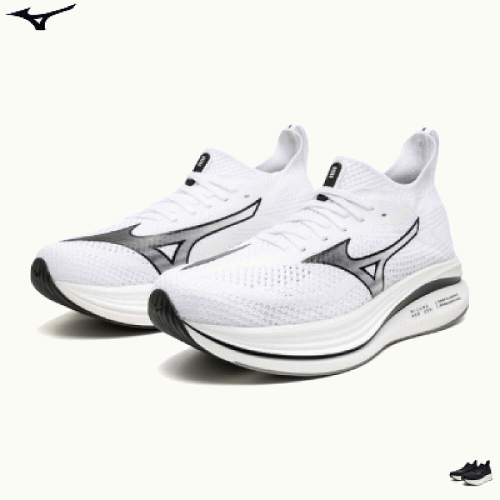 Onランニングシューズ（美品） リワインド ランニングシューズ / Rewind Run Shoes （チョーク