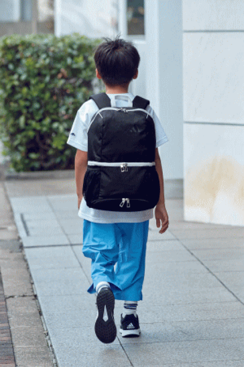＠アディダスサッカーボール用　3層デイパックボールバック リュック黒×青 adidas アディダス ボール用デイパック 27L 黒色×青色 FLAP