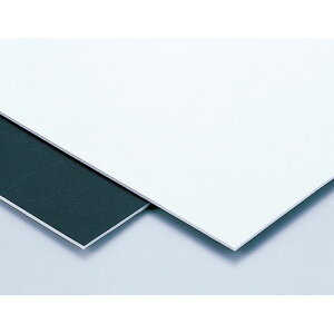 スチレンの両面に白と黒のケント紙を貼ったもので、軽く、利用範囲の広いものです。 商品サイズ(単位mm):八ツ切 380×270×3mm 重量(g):55g 材質:ポリスチレン 美術・画材・書道