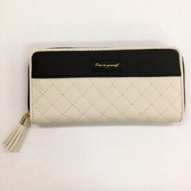 ラウンド長財布 ベージュ CAP109-11 鞄 かばん | 関連単語 ビジネスバッグ 自立 A4収納 出張 通勤用 革 ブリーフケース PC収納 ファスナー付き 書類かばん ショルダーバッグ トートバッグ 斜めがけ 軽い 布バッグ キャンバスバッグ ミニバッグ 黒 カジュアル