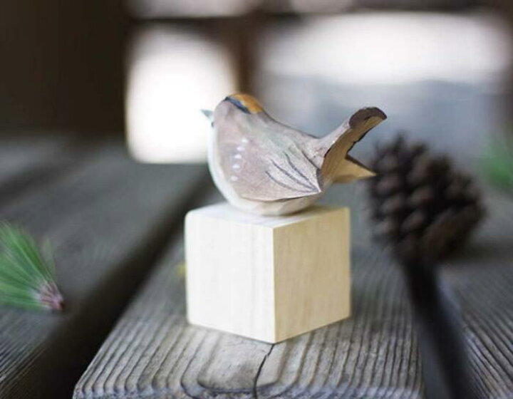 楽天市場】小鳥 置き物 手作り 木製 彫刻 キクイタダキ スズメ 装飾 鳥 