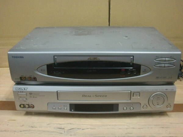 【中古】メーカー不問！格安・希少VHSビデオデッキ！ 本体のみです！付属品はありません。再生専用！