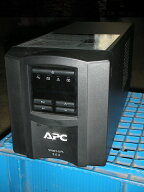 【中古】使用可能な中古電池に交換済み！小型タワー型 UPS/APC Smart-UPS 500 LCD [SMT500J]※ 入庫時期…