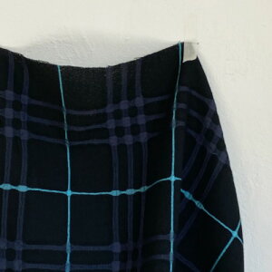 変わりチェック柄のウール混大きなジャガード織物 バッグ ターバン パッチワーク ポーチ トートバック 通販ブラック ブルー ソフト 柔らかい 布 ハンドメイド 手芸 服地 生地 小物 日本製