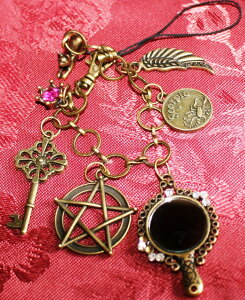 bL[ZuXE`[i/Lucky 7th Charm EłЂƂ́yJ^`[z