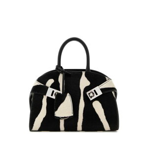 FERRAGAMO �t�F���K�� ���f�B�[�X �n���h�o�b�O�E�V�����_�[�o�b�O 215975789606BIANCONERO Printed calf hair Hug mini handbag Animal Print onesize �y���������E�֐ō��z