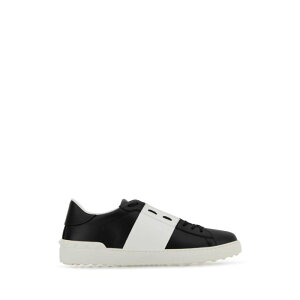 Valentino Garavani ���@�����e�B�m �����Y �X�j�[�J�[ 8Y2S0830BLU0NI Black leather Open sneakers with white band Black IT40 IT41 IT42 IT43 IT44 IT45 IT46 411/2 421/2 431/2 40 41 42 43 44 45 41.5 42.5 43.5 44.5 39 40.5 �y���������E�֐�