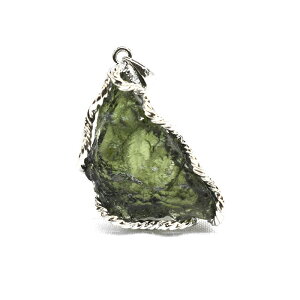 【送料無料】 ペンダントトップ モルダバイト 隕石 6.65g  天然石 パワーストーン 1点もの SV925 本物 証明書付き