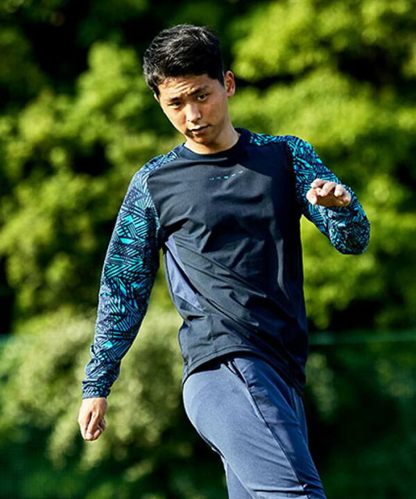 楽天市場 公式 アンブロ フィールテック長袖プラクティスシャツ プラシャツ 吸汗 ストレッチ クーリング サンスクリーン メンズ レディース ウェア Tシャツ サッカー フットボール サッカーウェア スポーツウェア 22年秋冬モデル Uuuujb51 デサント公式通販 楽天