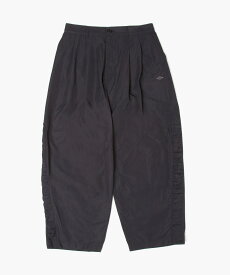 【公式】アンブロ umbro 【UMBRO HOUSE】Wide tapered trousers ワイドテーパードパンツ ロングパンツ ユニセックス メンズ レディース サッカー フットボール スポーツ ブランド UU5SLP40U 2025年秋冬モデル