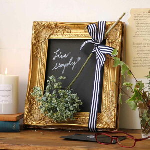 アンティークスタイルフレーム 小 ゴールド 1個背面板もガラス面もないフレームのみなので、使い道が豊富。フラワーアレンジメントやウェルカムボード、アクセサリーの展示やDIY素材とし