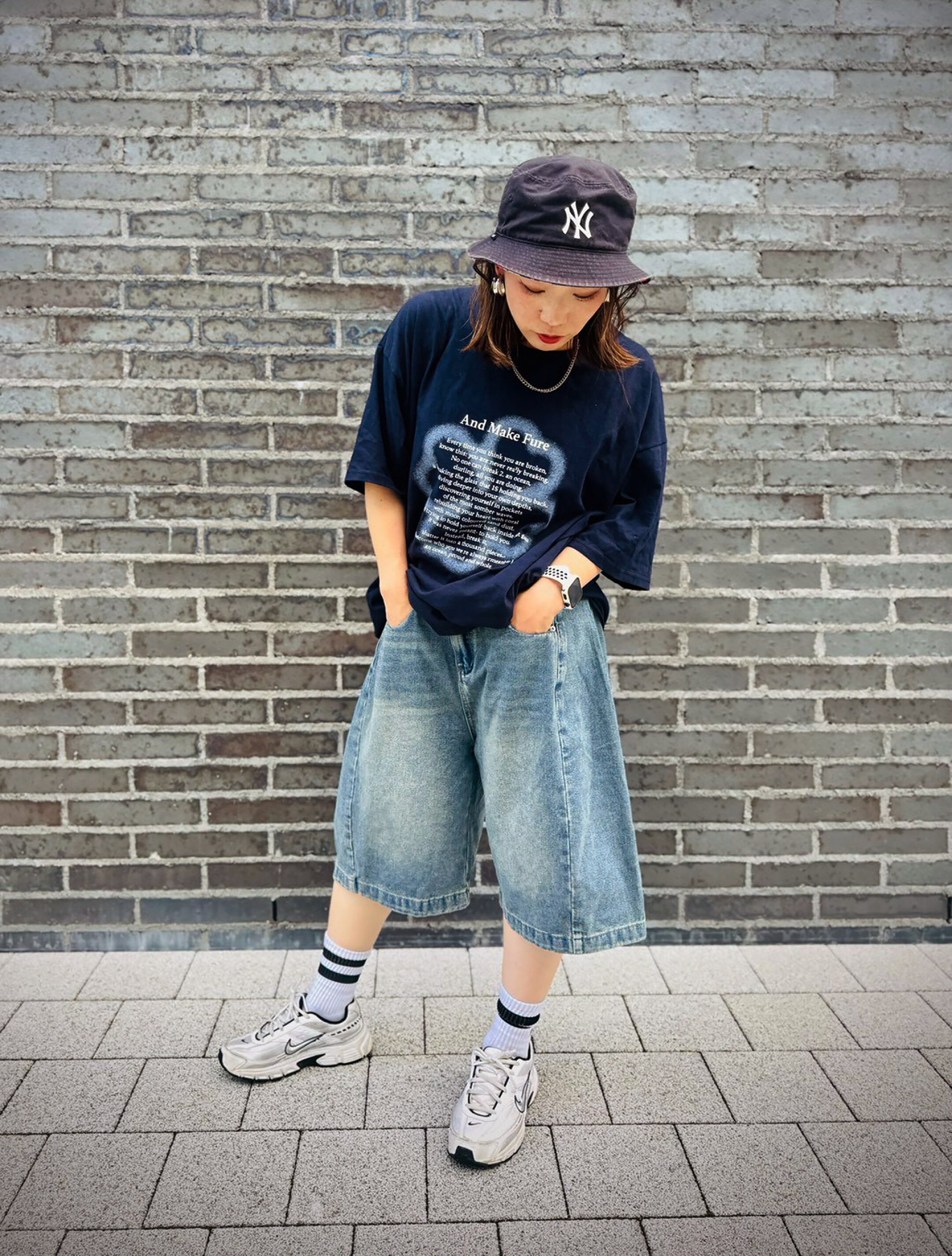 ビッグTシャツ×デニムコーデ