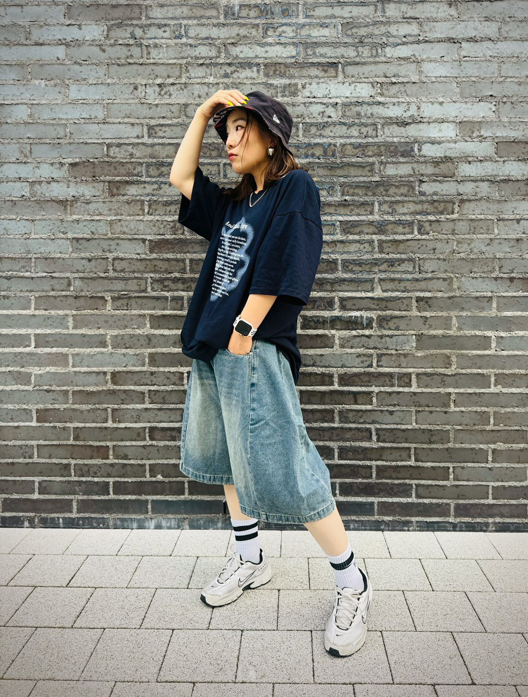 ビッグTシャツ×デニムコーデ