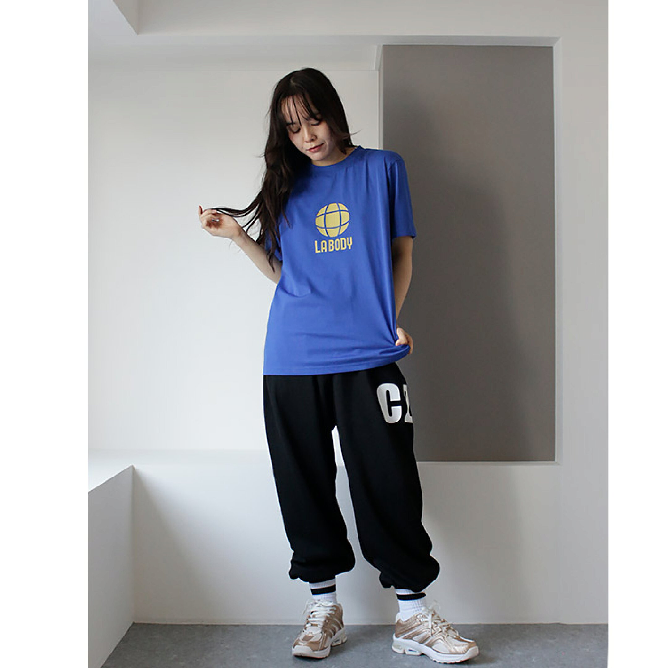 KCOLLECTIONブラックスウェットパンツC24ロゴレディース