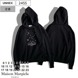 【定価133,100円(税込)】 Maison Margiela メゾンマルジェラ オーバーサイズフィットでヌケ感たっぷり♪散りばめられたカレンダーロゴが遊び心擽るロゴ刺繍プルオーバーパーカー フーディ 長袖 スウェット S50GU0202 ブラック ユニセックス 男女兼用 伊製 レディース m1219