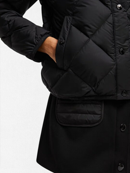 楽天市場】【定価231,000円(税込)】MONCLER モンクレール 都会的な 