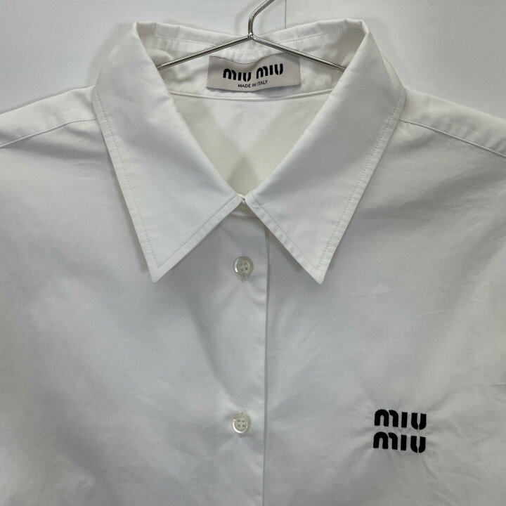 楽天市場】MIUMIU ミュウミュウ ホワイト ロゴ ポプリン長袖シャツ  