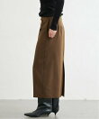 ブローチラップスカート