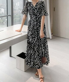 【SALE／40%OFF】miniministore 花柄ワンピース5分袖ティアードワンピース ミニミニストア ワンピース・ドレス ドレス パープル レッド ブラック ホワイト ブルー イエロー グリーン ネイビー オレンジ ピンク