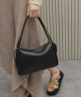 CHARLES & KEITH Lyla ライラ チューブラースラウチー ショルダーバッグ チャールズアンドキース バッグ …