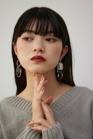 【SALE／10%OFF】AZUL BY MOUSSY バイカラーフェイクレザーピアス アズールバイマウジー アクセサリー・腕時計 その他のアクセサリー・腕時計 ホワイト ブルー