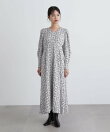 モノトーンフラワープリントワンピース