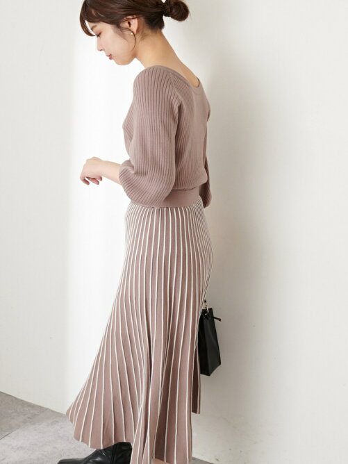 Natural Couture Web限定 大好評リバイバルアイテム 配色ニットプリーツワンピース Rakuten Fashion 楽天ファッション 旧楽天ブランドアベニュー Dq5071
