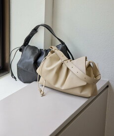 ear PAPILLONNER レザーフラップショルダーバッグ イア パピヨネ バッグ ショルダーバッグ ベージュ ブラック【送料無料】