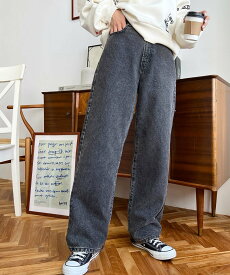 【SALE／3%OFF】moment+ デニム&ツイルストレートパンツ モーメントプラス パンツ ジーンズ・デニムパンツ グレー ホワイト ブルー ブラック