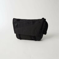 White Mountaineering BLK×BRIEFING MESSENGER ホワイトマウンテニアリング バッグ メッセンジャーバッ…