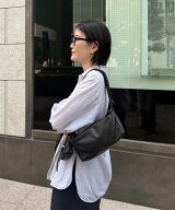 ear PAPILLONNER 【やまだ企画】《本革》チャーム付きボックスミニショルダーバッグ イア パピヨネ バッ…