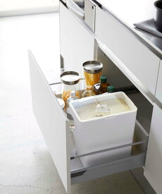 tower tower(タワー)密閉米びつ タワー 10kg 計量カップ付 オーサムコレクト 食器・調理器具・キッチン用品 その他の食器・調理器具・キッチン用品 ホワイト ブラック