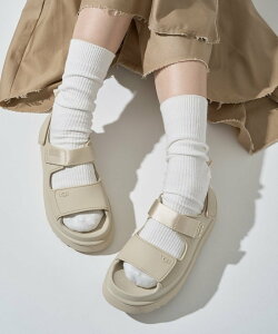 UGG ����W�J W GOLDENGLOW �t���[�N�X�X�g�A �V���[�Y�E�C �T���_�� �u���b�N �z���C�g�y���������z