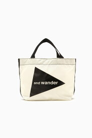 and wander CORDURA logo tote bag small アンドワンダー バッグ その他のバッグ ホワイト【送料無料】