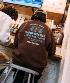 【SALE／40%OFF】FREAK'S STORE LANDER SANDWICHES×FREAK'S STORE/ランダー 別注 ビッグシルエット バックプリント クルーネックスウェット【限定展開】25AW フリークスストア トップス スウェット・トレーナー グレー ブラウン ブラック