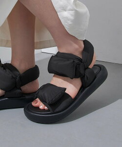 ALM. ALM./VODKA PUFFY SANDALS �X�g���b�v�p�t�B�[�T���_�� �J�Z�b�g�`���[�g �V���[�Y�E�C �T���_�� �u���b�N ���b�h�y���������z