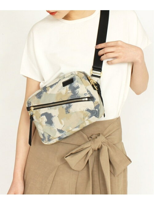 Nouer ペイントタッチカモフラージュクロスボディバッグ Rakuten Fashion 楽天ファッション 旧楽天ブランドアベニュー As03