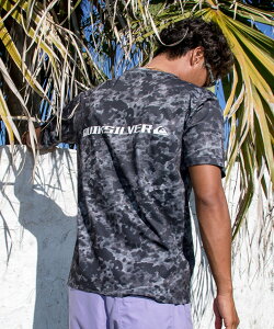 QUIKSILVER QUIKSILVER �����Y FONT QSMW SS �T�[�tT�V���c ���� �y2026�N�t�ă��f���z �N�C�b�N�V���o�[ �����E�X�C���O�b�Y ���b�V���K�[�h�y���������z