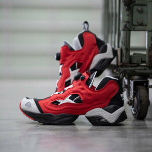 �ySALE�^31%OFF�zReebok �C���X�^�|���v�t���[���[ 95 / INSTAPUMP FURY 95 ���[�{�b�N �V���[�Y�E�C �X�j�[�J�[ �I�����W �u���b�N �O���[�y���������z