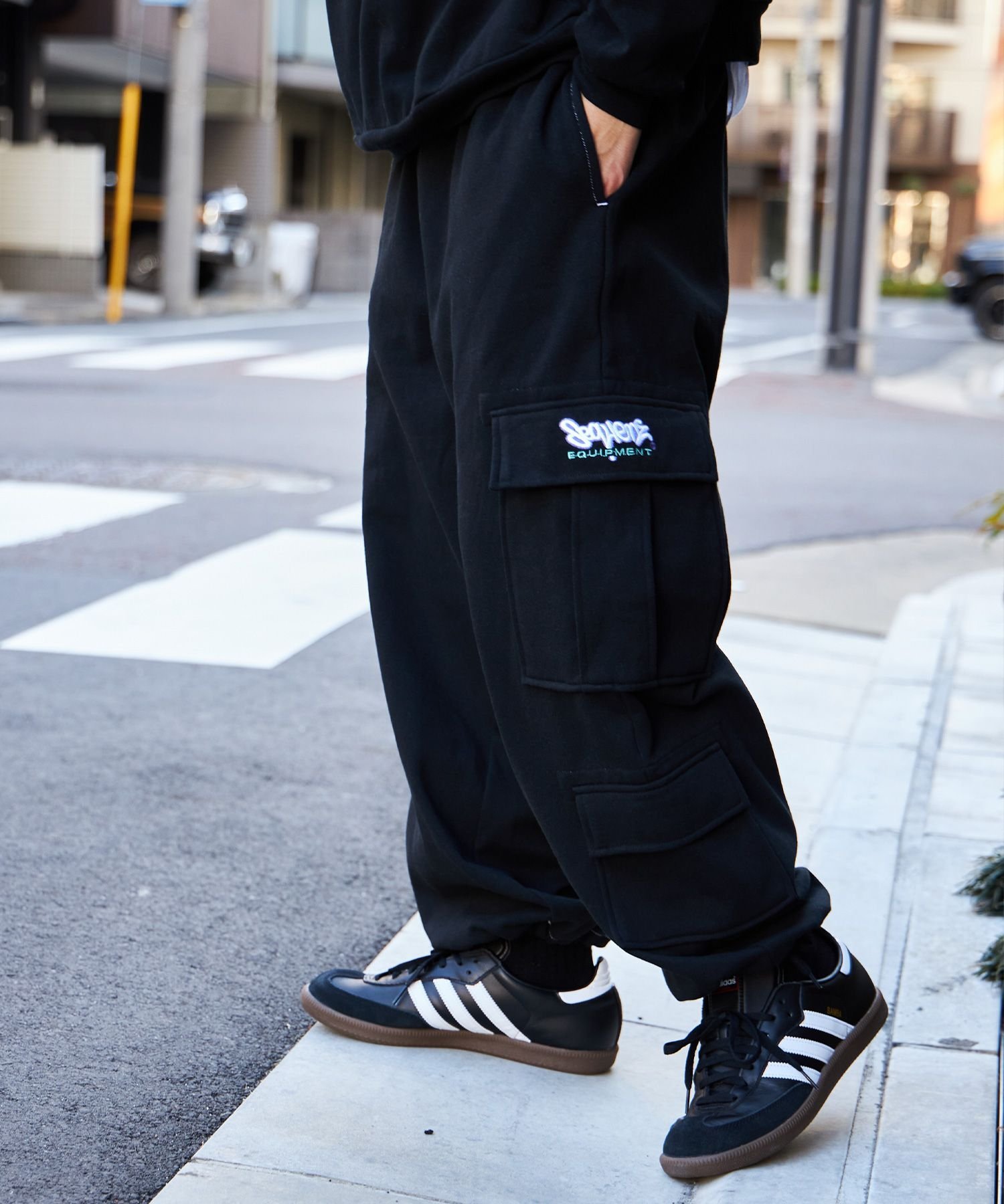 NAVAL｜【SEQUENZ】 90s UTILITY CARGO SWEAT PANTS / ロゴ 刺繍