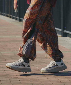 KEEN MEN UNEEK WK Y j[N _uP[ L[ V[YEC Xj[J[yz