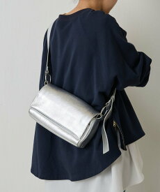 BEARDSLEY ブラック近日予約開始《本革》レザーボディバッグ ビアズリー バッグ ショルダーバッグ ホワイト ベージュ ブラック シルバー【送料無料】