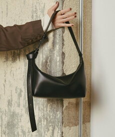 CAPRICIEUX LE'MAGE 【新色キャメル/人気のため再入荷/軽量/大容量】ロールハンドルバッグ カプリシュ　レマージュ バッグ トートバッグ ブラック ベージュ イエロー ブラウン【送料無料】