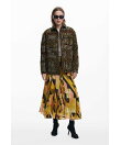 Mr. Christian Lacroixによってデザインされたスカート
